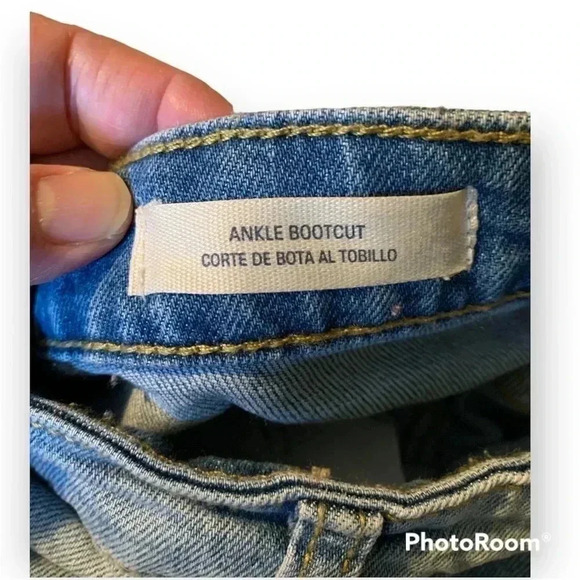 Universal Thread Womens light Blue Jeans Size 18/34 regular - Picture 4 of 5